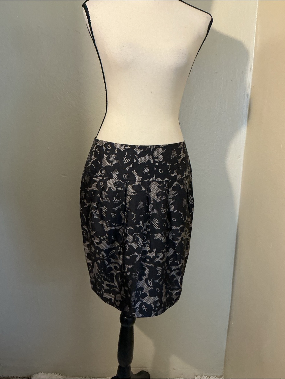 Banana Republic 100 % Silk Skirt Black & Tan Lace Print Lined - Picture 6 of 10